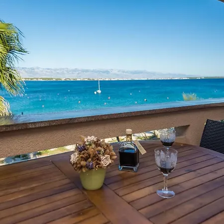 By The Sea - Kozjak, - 19117 * Vir