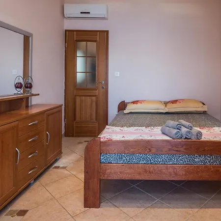 Apartment By The Sea - Kozjak, - 19117