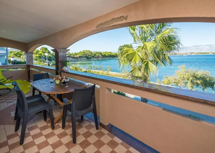 By The Sea - Kozjak, - 19117 * Vir